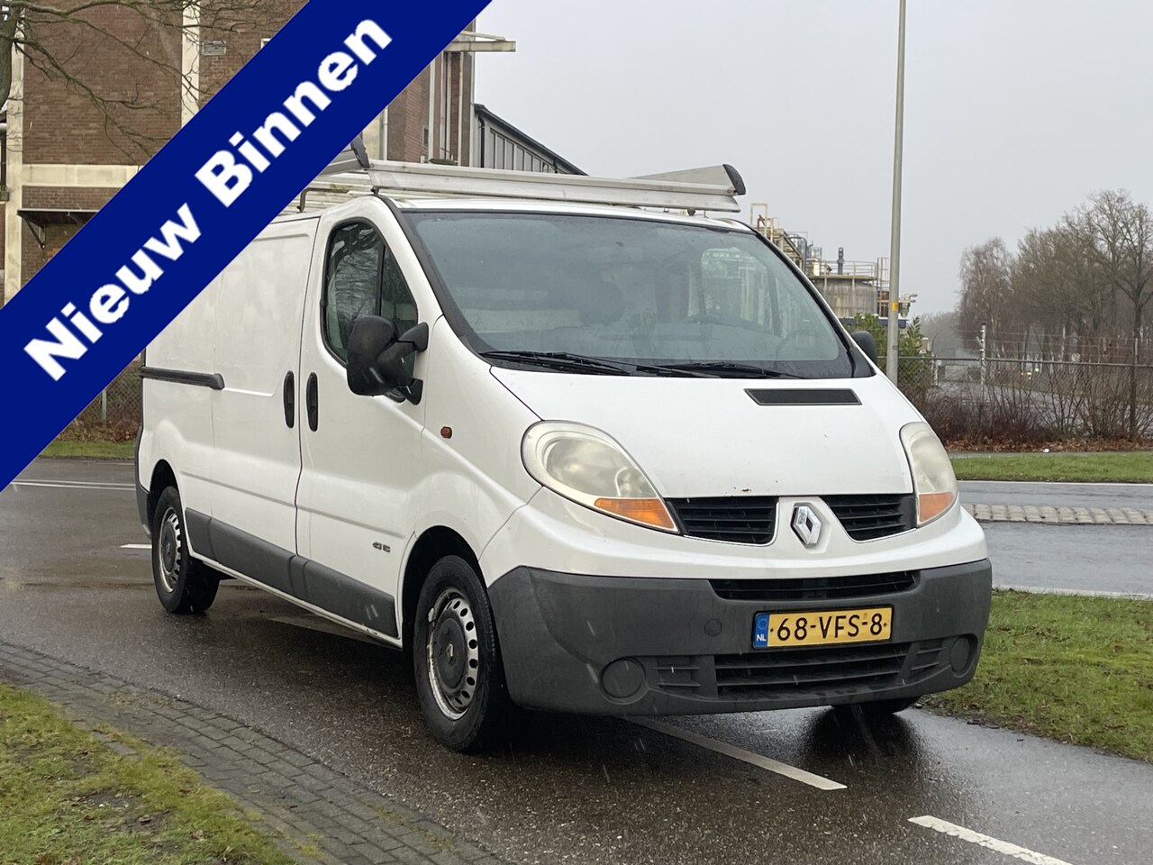 Renault Trafic - 2.0 dCi T29 L2H1 | 2x Schuifdeur | Imperiaal | Airco | Trekhaak | Tweezits bank - AutoWereld.nl