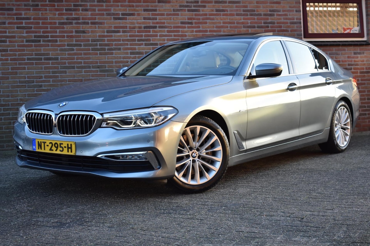 BMW 5-serie - 540i High Executive '17 LED Leder Clima Navi Cruise Inruil mogelijk - AutoWereld.nl