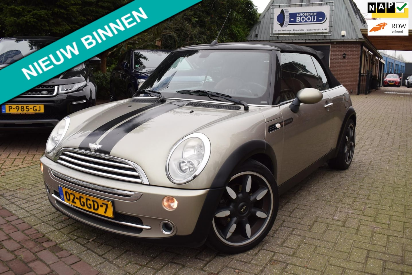 MINI Cabrio - Mini 1.6 Cooper Sidewalk AIRCO/CRUISE/PDC/LEDER/BLUETOOTH/NL-AUTO/LMW 17 INCH/STOEL VERW/D - AutoWereld.nl