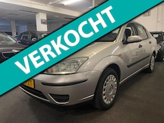 Ford Focus - 1.6-16V/Airco/trekhaak/Dealer onderhouden/Apk