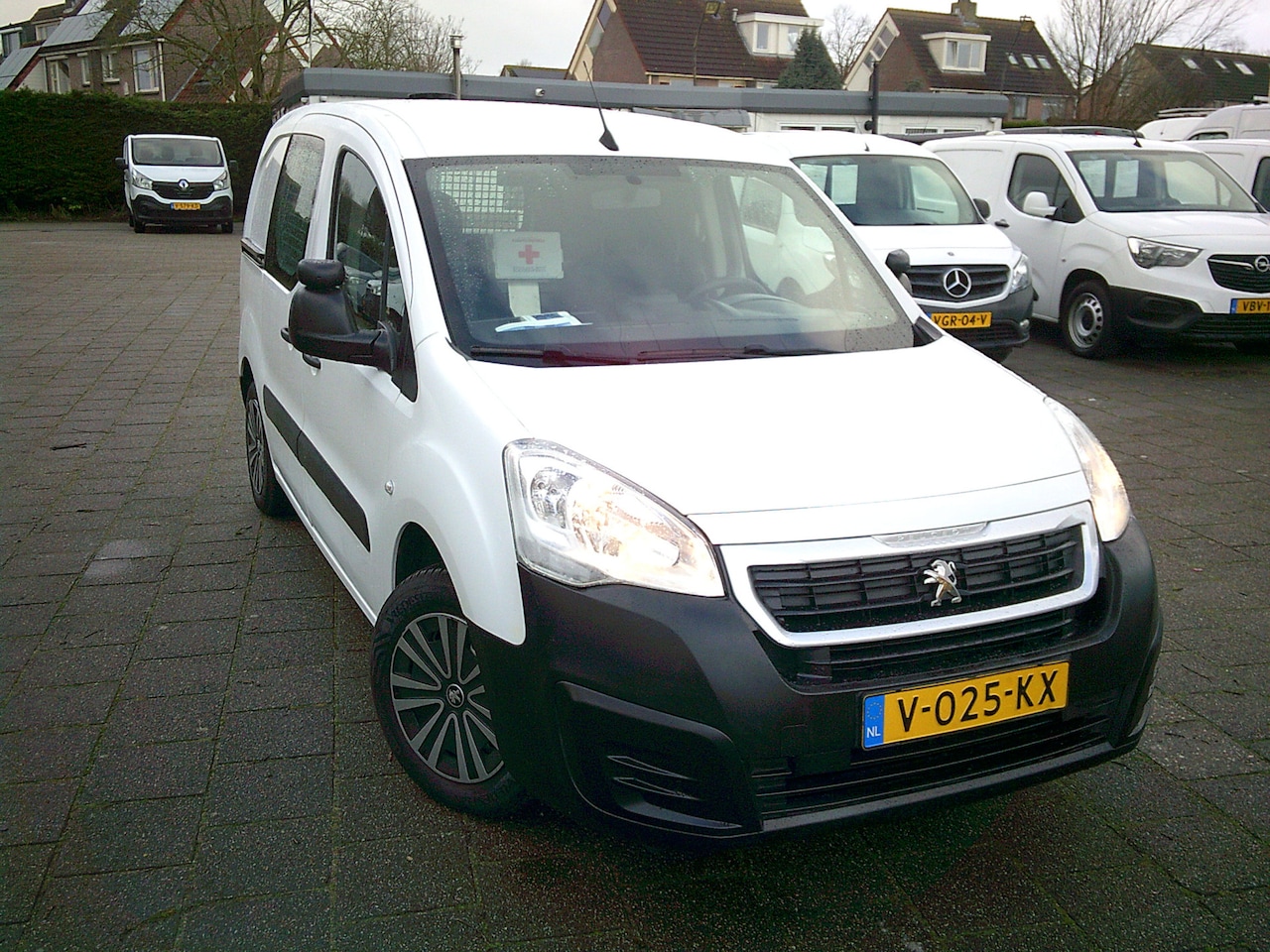 Peugeot Partner - 120 1.6 BlueHDi 100 L1 Premium Pack VOORZIEN VAN ARCO+NAV+CRUISE!BTW VRIJ!EURO6! - AutoWereld.nl