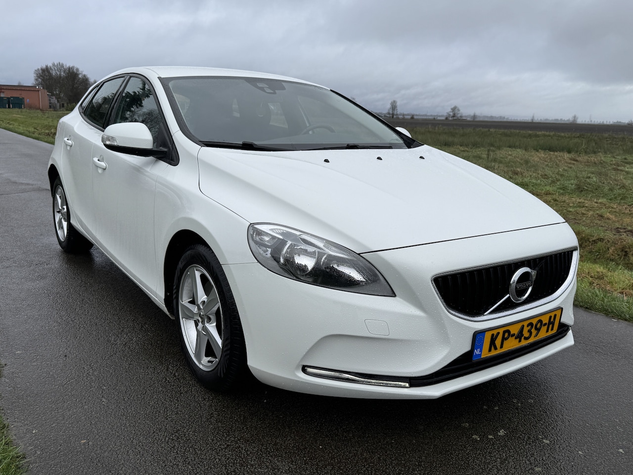 Volvo V40 - 2.0 T2 Nordic CLIMA/PDC/NAVI/NL-AUTO - AutoWereld.nl