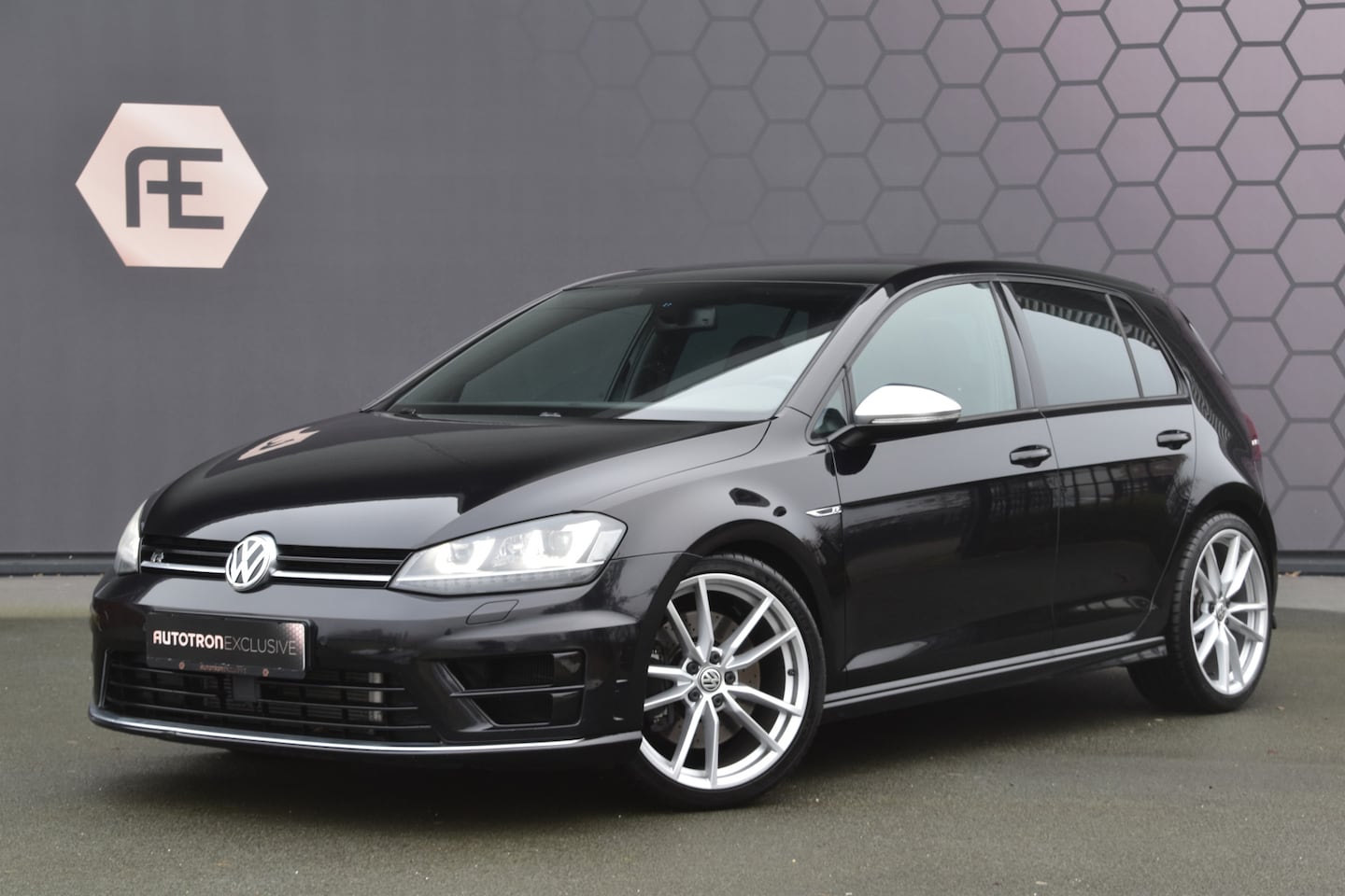 Volkswagen Golf - 2.0 TSI R 4Motion ORIGINEEL NEDERLANDS | ADAPTIVE CRUISE | STOELVERWARMING | ACHTERUITCAME - AutoWereld.nl