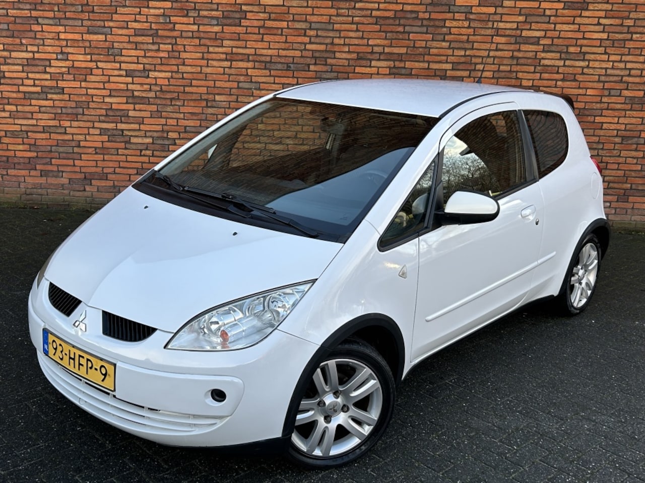 Mitsubishi Colt - 1.3 30 Jahre edition/ Airco/ El. Ramen - AutoWereld.nl