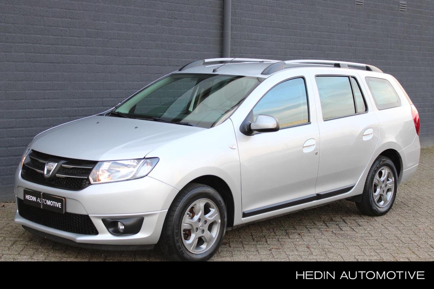 Dacia Logan MCV - TCe 90 PK 10th Anniversary NL-Auto | Airco | Cruise Control | Radio-USB | Bluetooth | LM-v - AutoWereld.nl