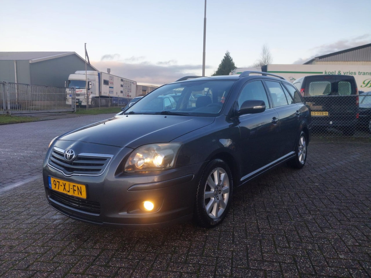 Toyota Avensis Wagon - 2.0 D-4D-F Luna 2.0 D-4D-F Luna - AutoWereld.nl