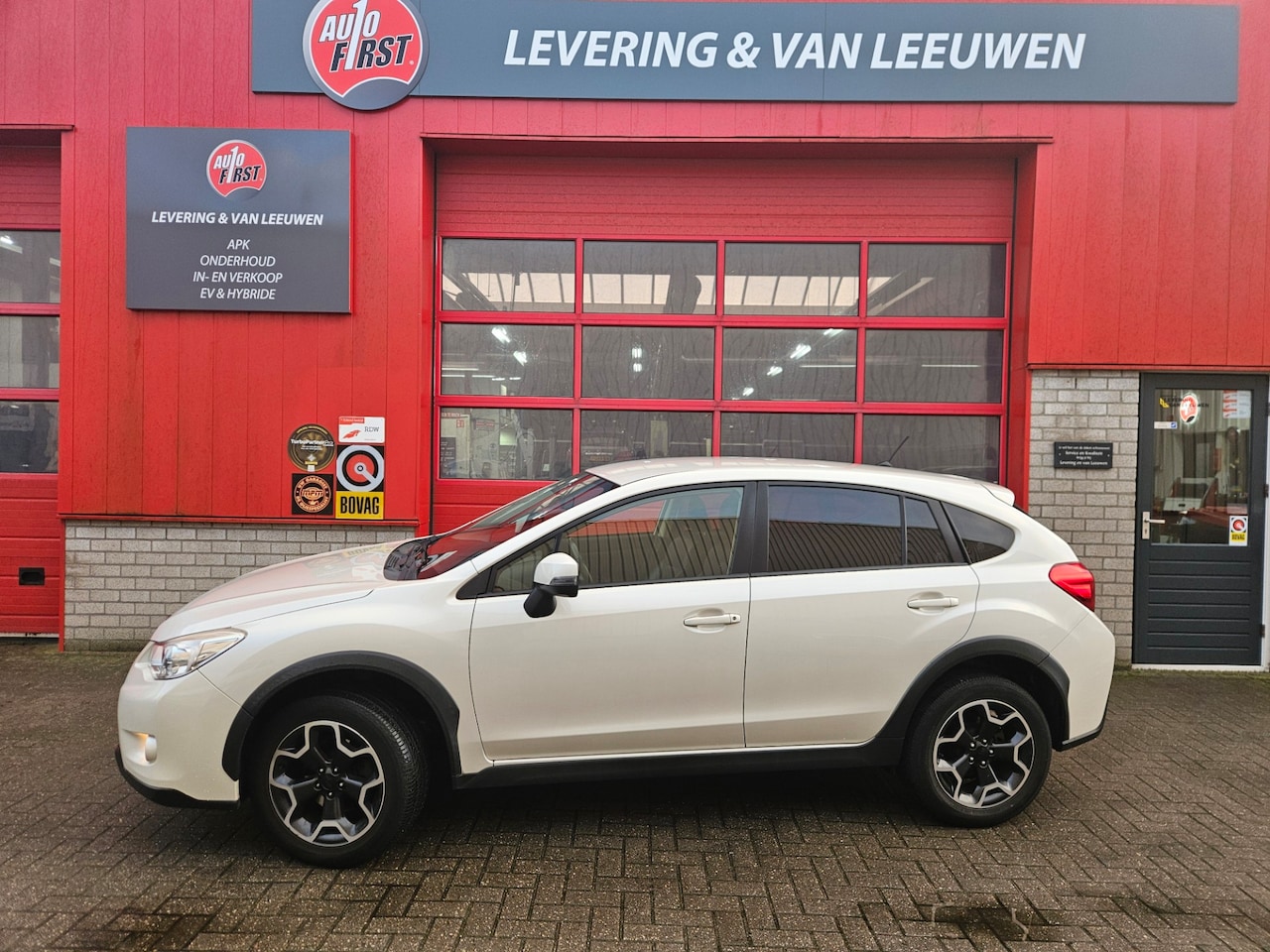 Subaru XV - 1.6i Luxury AWD Trekhaak/ Navigatie/Lederen bekleding/ Rijklaarprijs! - AutoWereld.nl