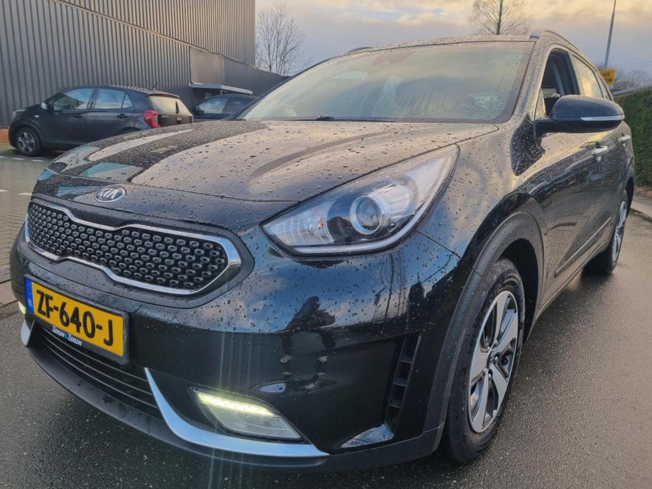 Kia Niro - 1.6 GDi Hybrid DynamicLine Leder Navi Camera - AutoWereld.nl