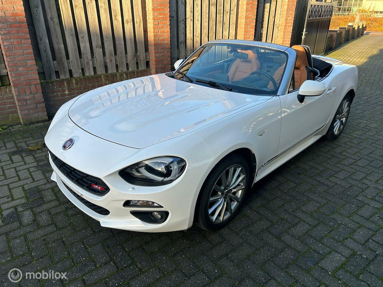 Fiat 124 Spider - 1.4 MultiAir Turbo 1.4 MultiAir Turbo - AutoWereld.nl