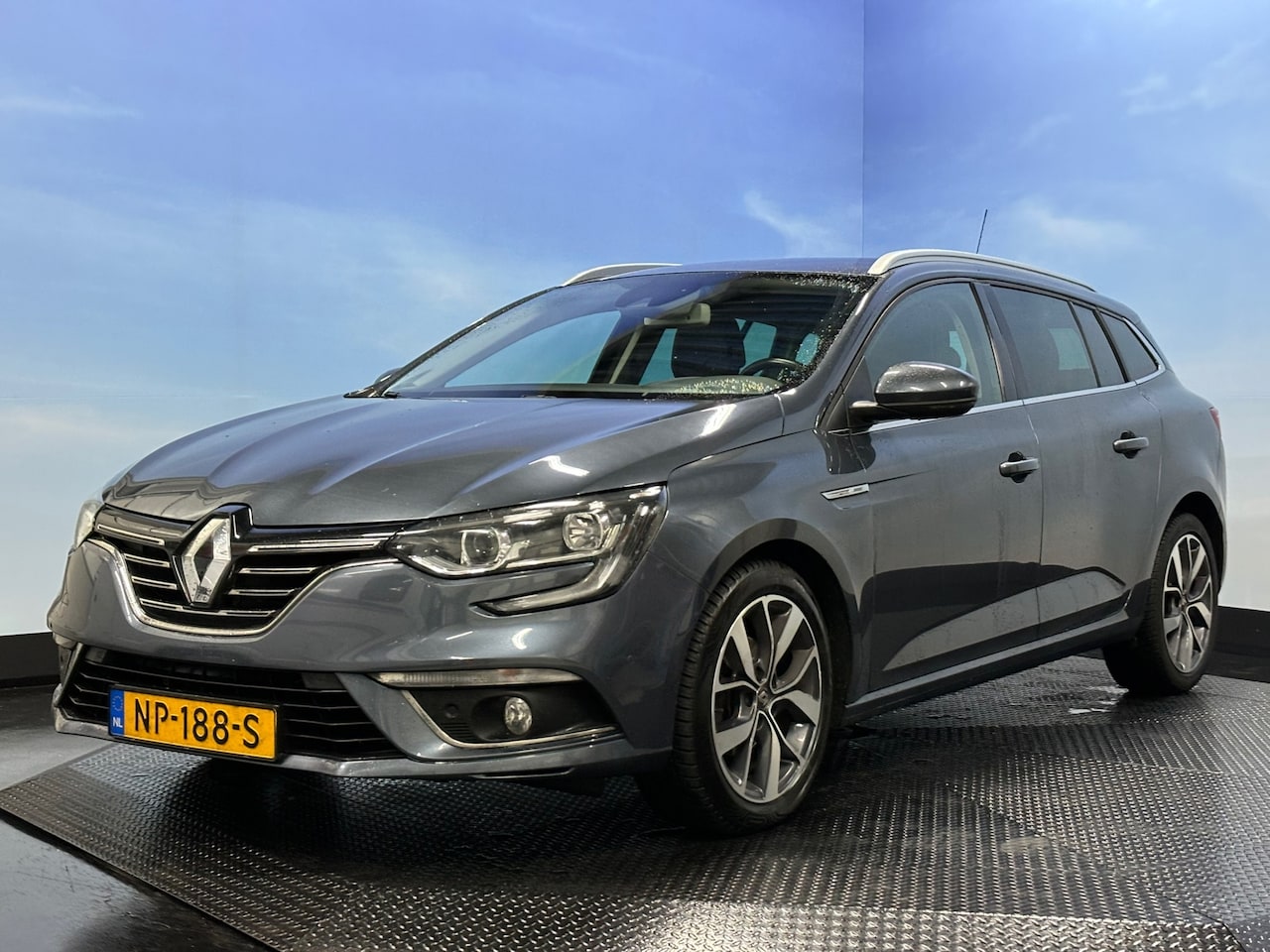 Renault Mégane Estate - 1.2 TCe Bose Navi | Clima | Cruise | Camera - AutoWereld.nl