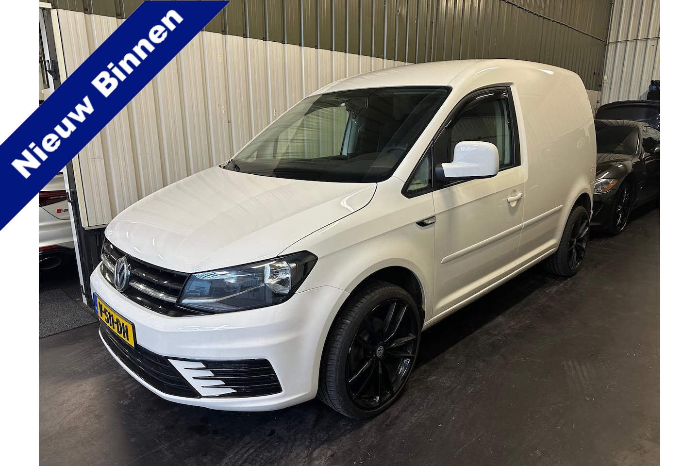 Volkswagen Caddy - 2.0 TDI 102 pk L1H1 BMT Trendline / Marge/ NL-Auto/ Airco/ Navigatie/ Park.Sens/ Trekhaak/ - AutoWereld.nl