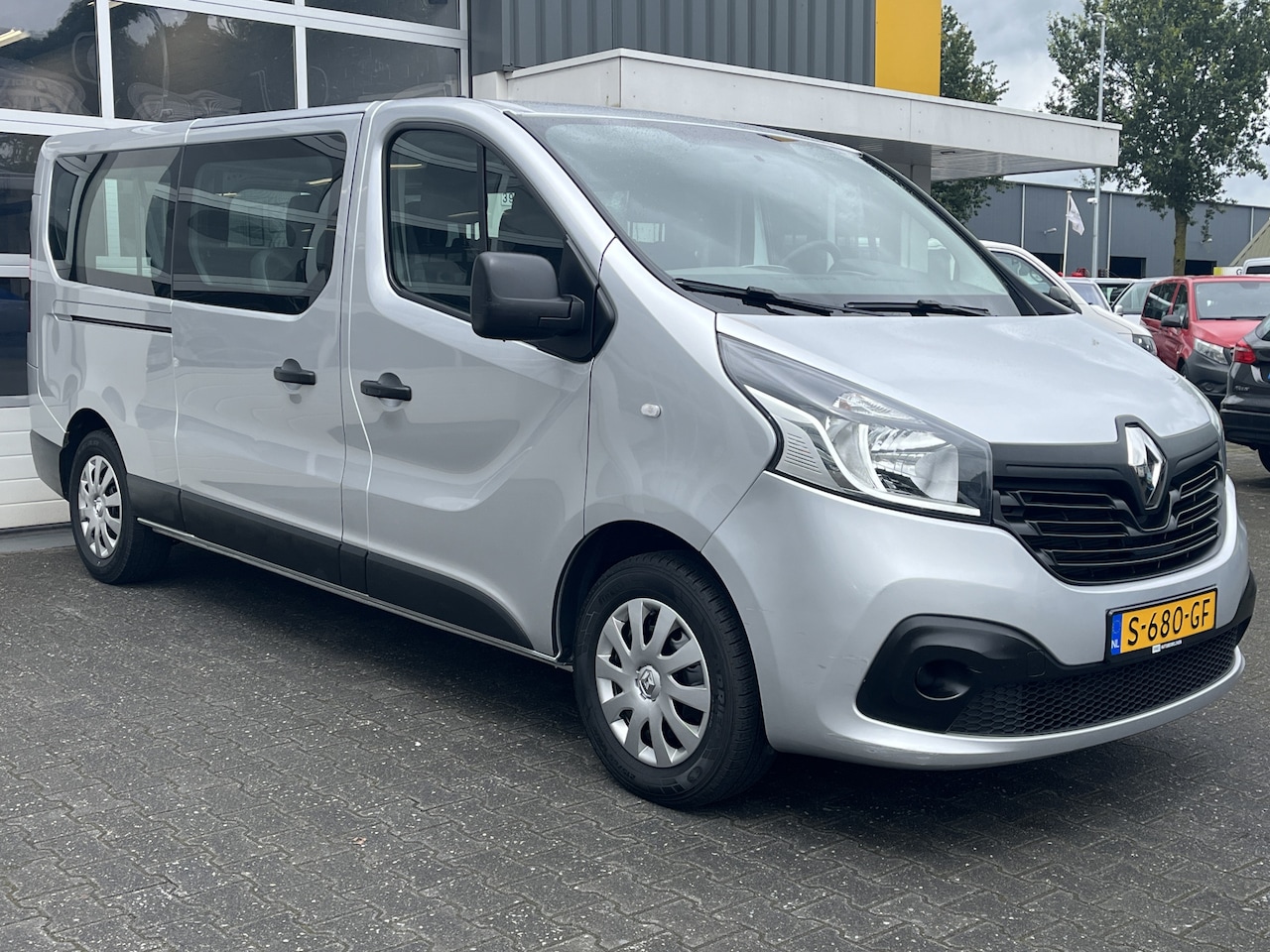 Renault Trafic Passenger - 1.6 dCi Grand Expression Energy BTW / BPM vrij marge Euro 6 Lengte 2 Airco Cruise control - AutoWereld.nl