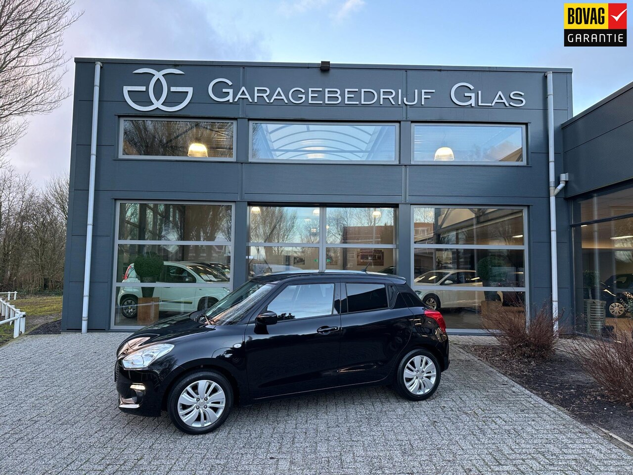 Suzuki Swift - 1.2 Select camera - carplay 19000 km !!!!!! - AutoWereld.nl