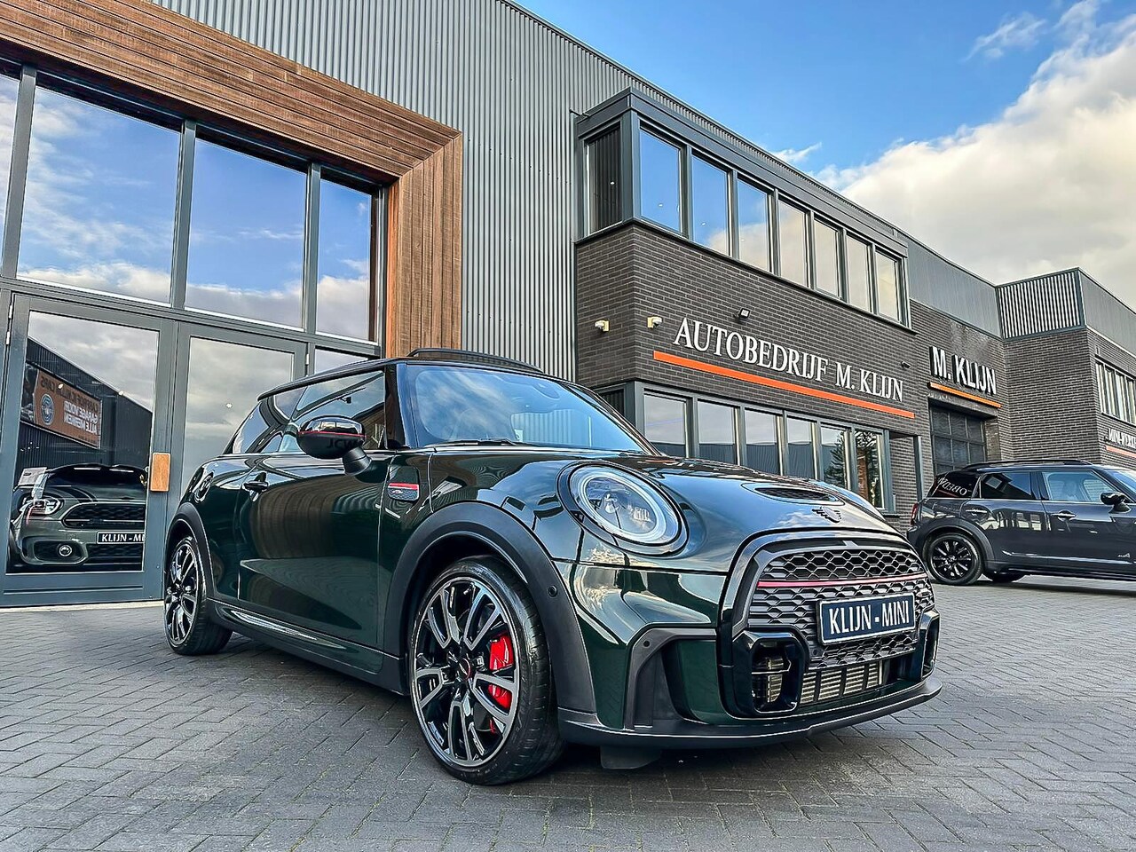 MINI John Cooper Works - Mini 2.0 F1 aut 231pk Rebelgreen/np:60.000,-/alle opties - AutoWereld.nl