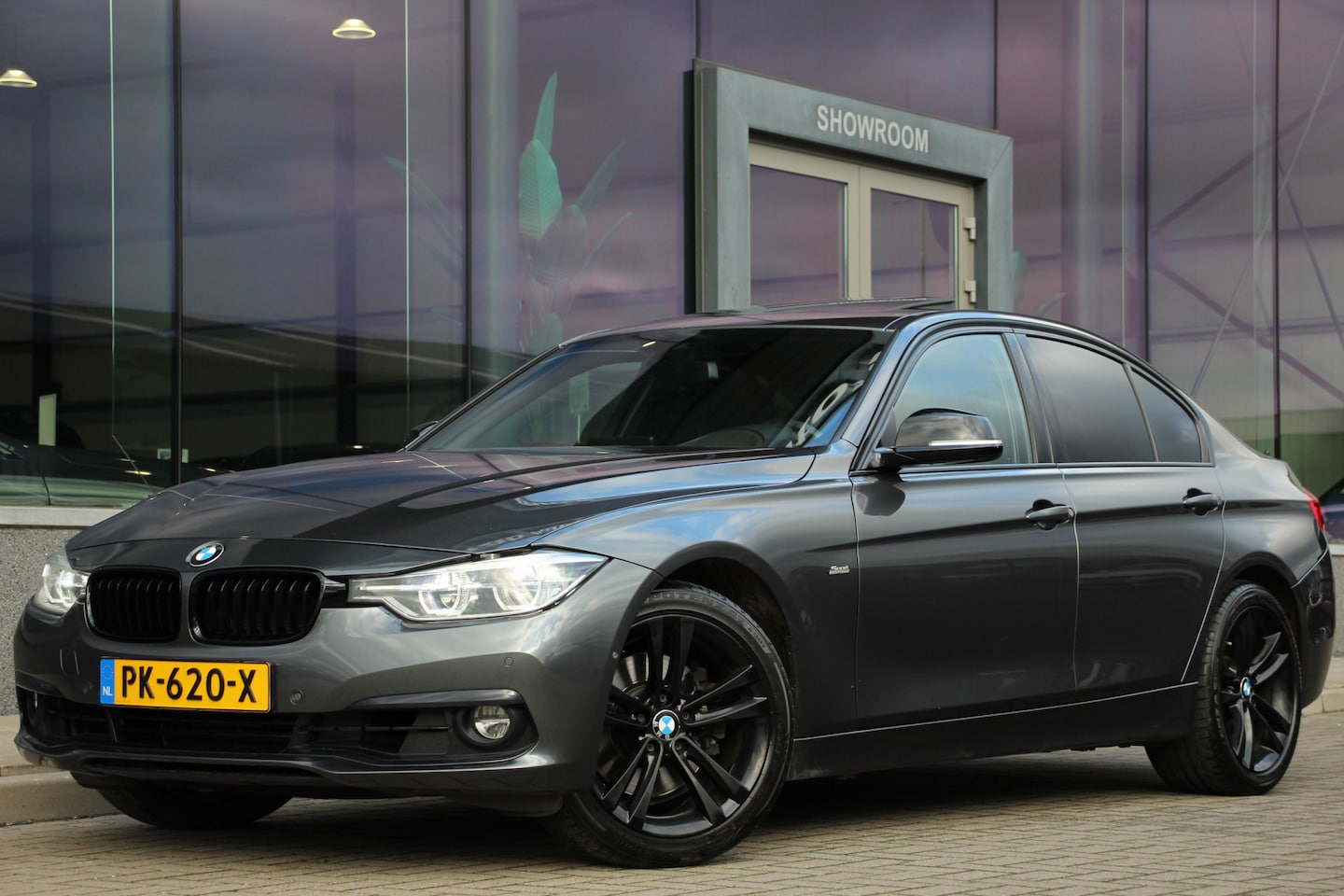 BMW 3-serie - 330d xDrive Sport | Leder | H/K | 360 camera | - AutoWereld.nl