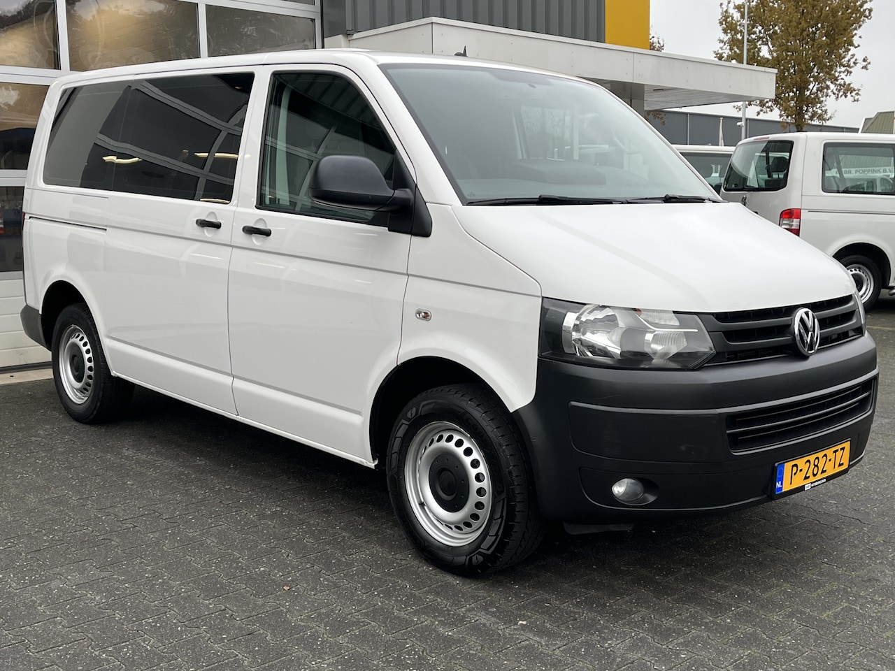 Volkswagen Transporter Kombi - 2.0 TDI 140 pk DSG Automaat L1H1 20 stuks op Voorraad !!!  BTW en BPM vrij Airco Cruise co - AutoWereld.nl