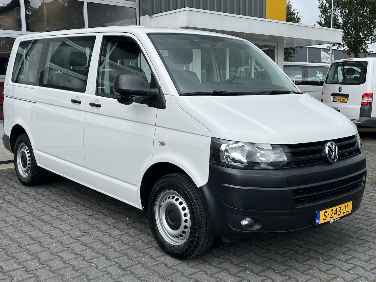 Volkswagen Transporter Kombi - 2.0 TDI 140 PK DSG Automaat L1H1 BTW en BPM vrij Airco Cruise control Trekhaak PDC 1e eige - AutoWereld.nl