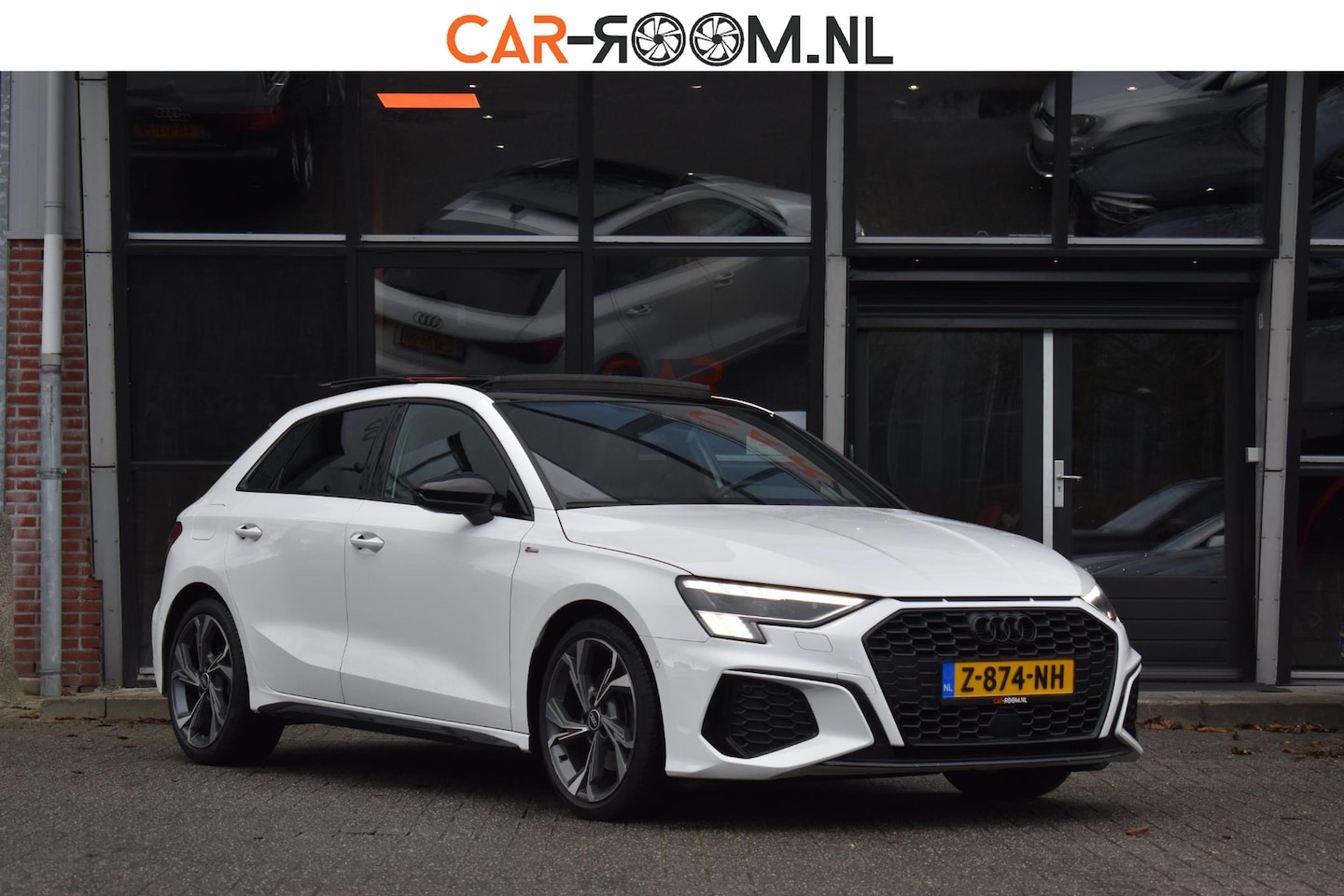 Audi A3 Sportback - 35 TFSI edition one 3x S-Line Pano ACC Matrix - AutoWereld.nl