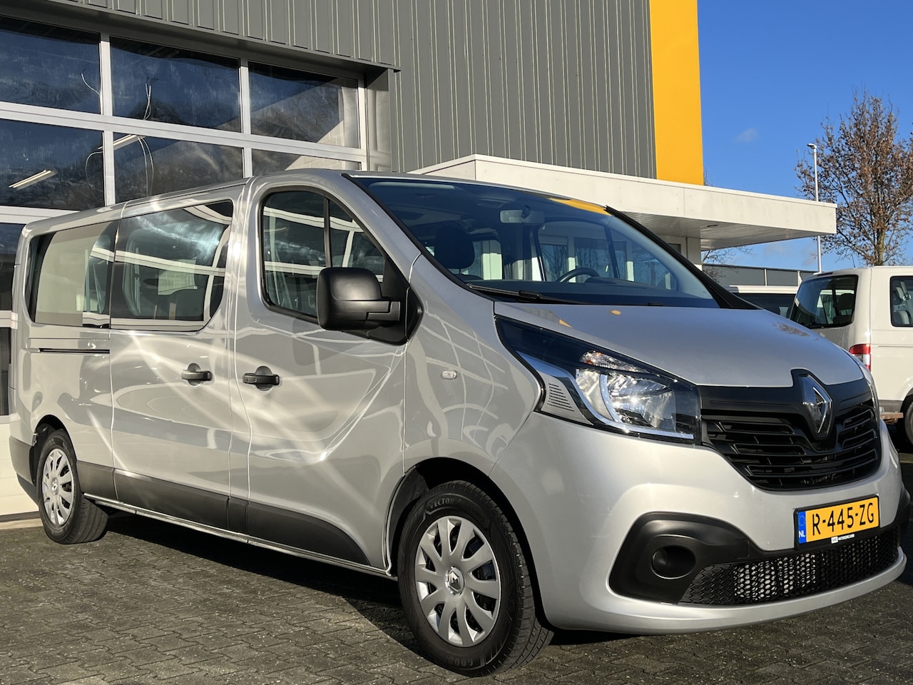 Renault Trafic Passenger - 1.6 dCi Grand Expression Energy BTW/ BPM vrij marge Airco Cruise control Navigatie PDC 9 p - AutoWereld.nl