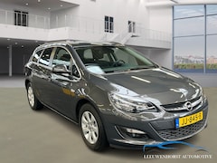 Opel Astra Sports Tourer - 1.4 Turbo Blitz, navi, airco, cruise, PDC, trekhaak, NL-auto