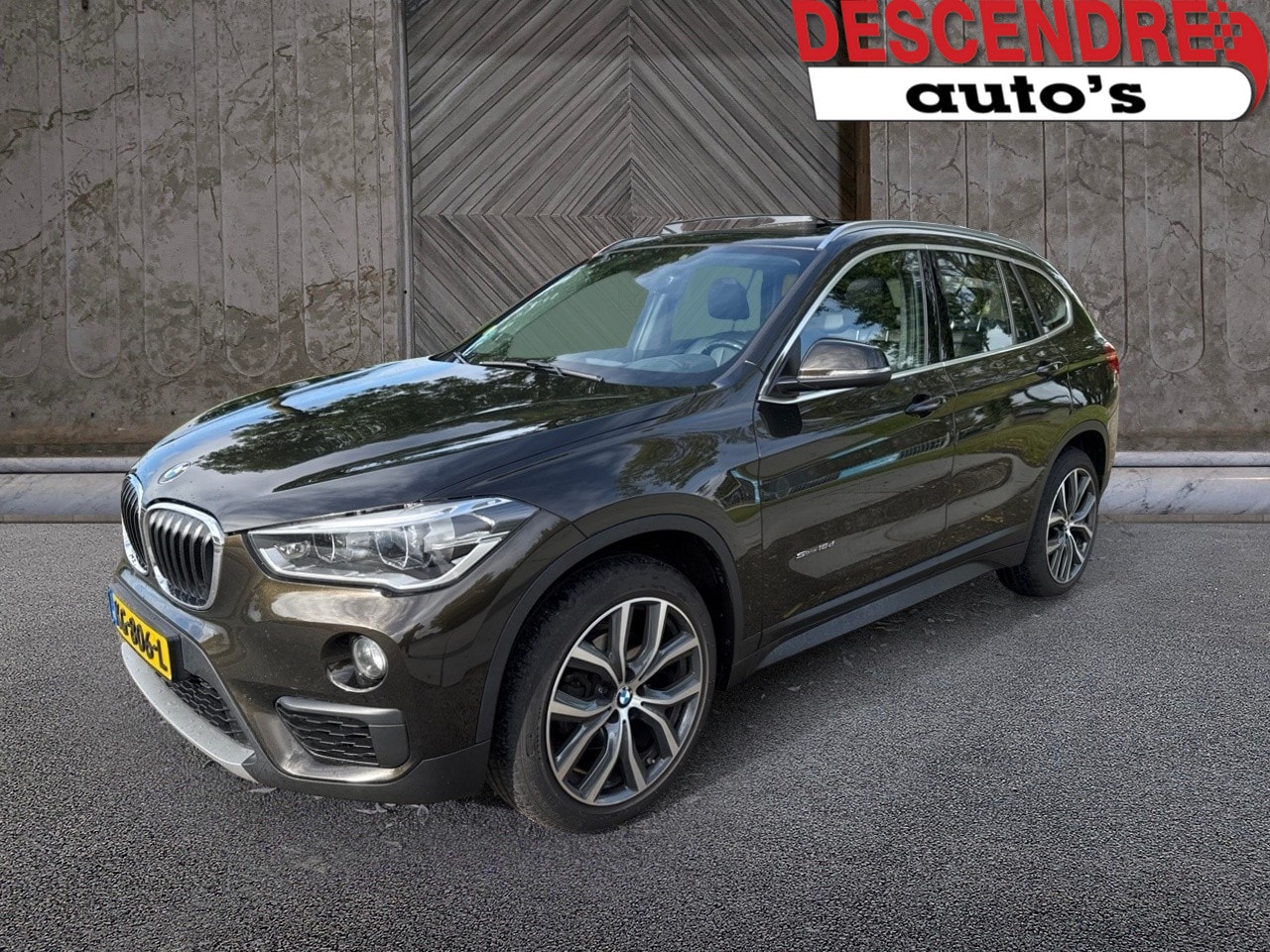 BMW X1 - sDrive18d Corporate Lease Sport - AutoWereld.nl