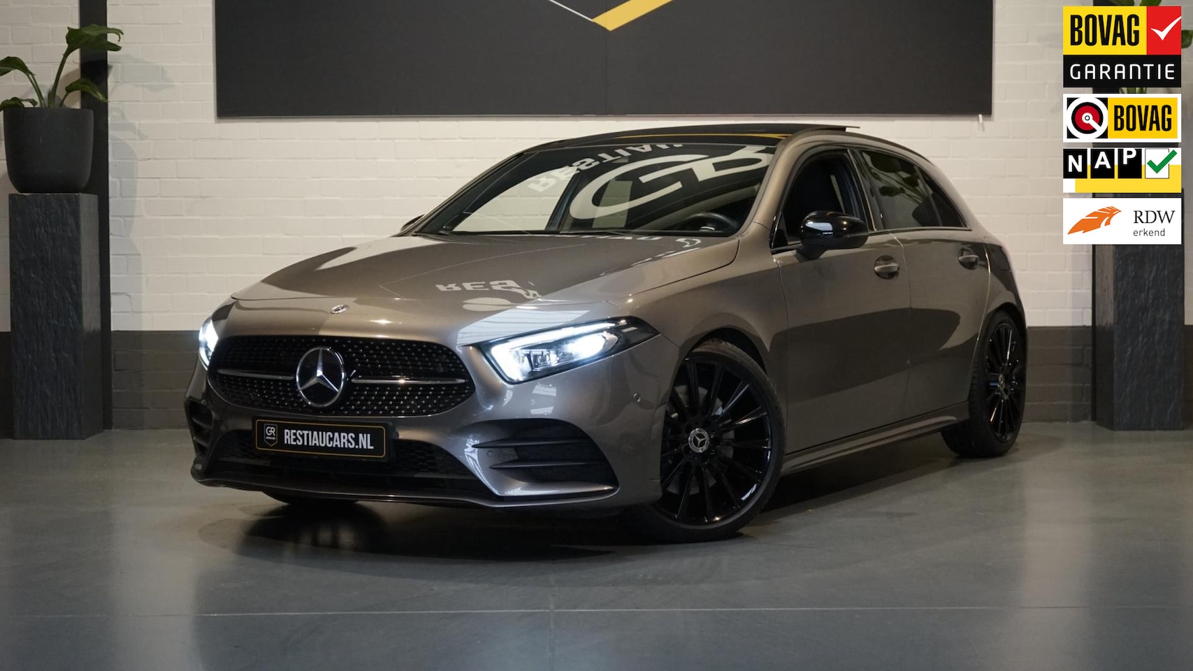 Mercedes-Benz A-klasse - A250 4MATIC AMG-AMBIANCE-BURMESTER-CAMERA-CRUISE-NAVI-PANORAMA-MULTIBEAM LED-SFEER-WINTER- - AutoWereld.nl