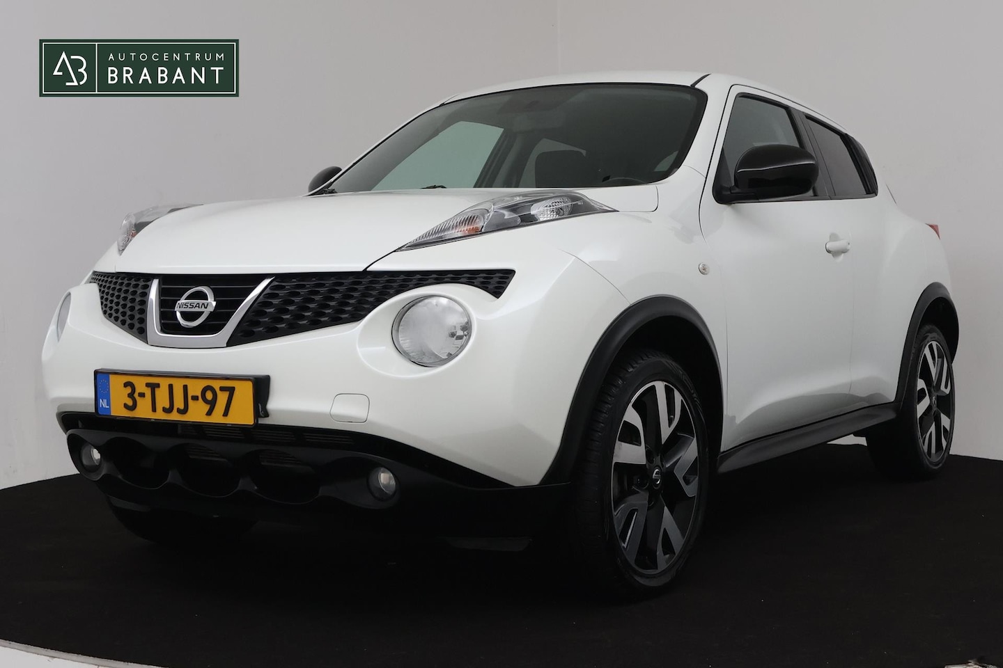 Nissan Juke - 1.6 Connect Edition (NAVIGATIE, CAMERA, CRUISE, CLIMA, LM VELGEN, NETTE AUTO) - AutoWereld.nl