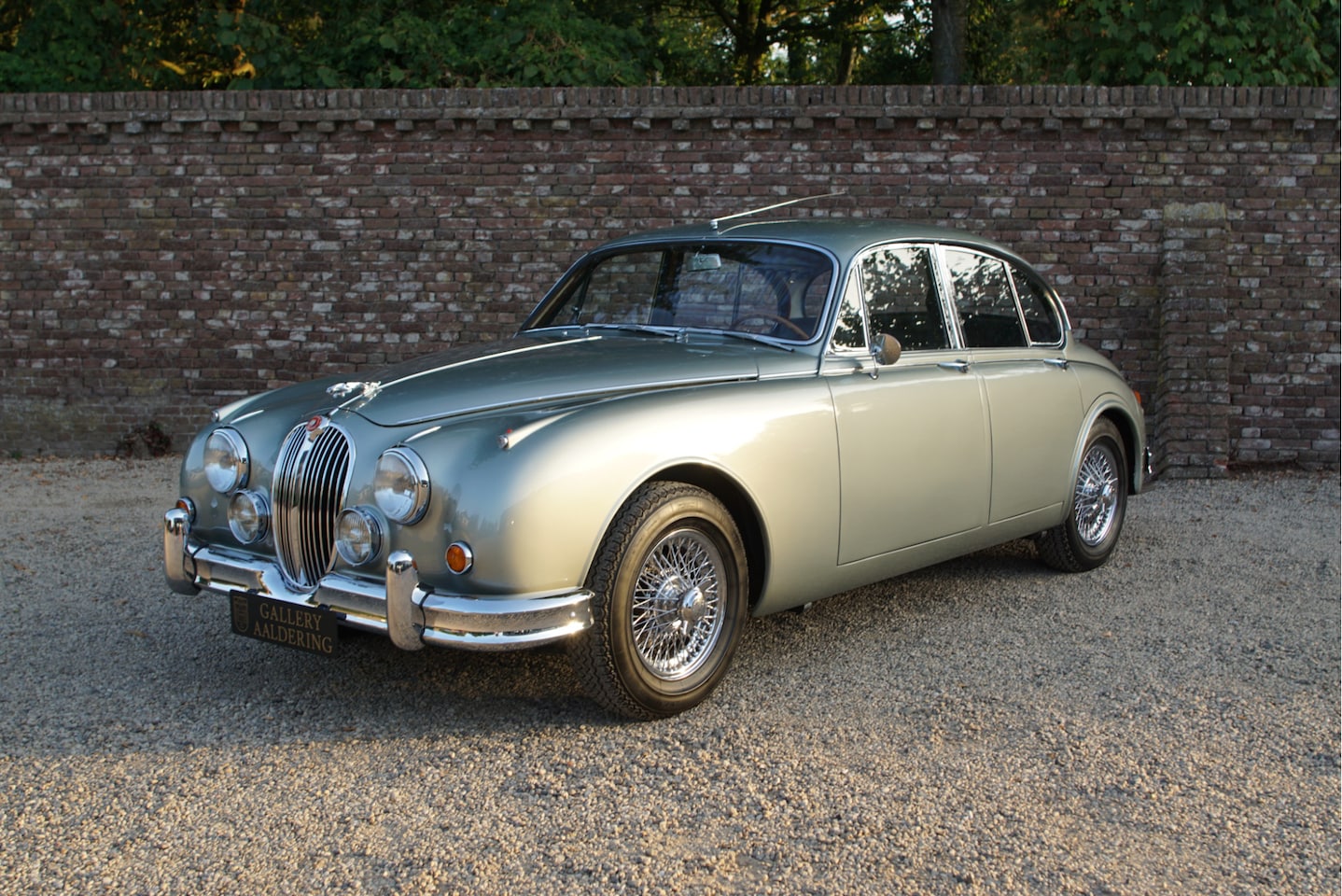 Jaguar Mark II - 2 3.4 Litre Saloon "Nut&Bolt restored (and serviced) by marque-specialists, Many restorati - AutoWereld.nl