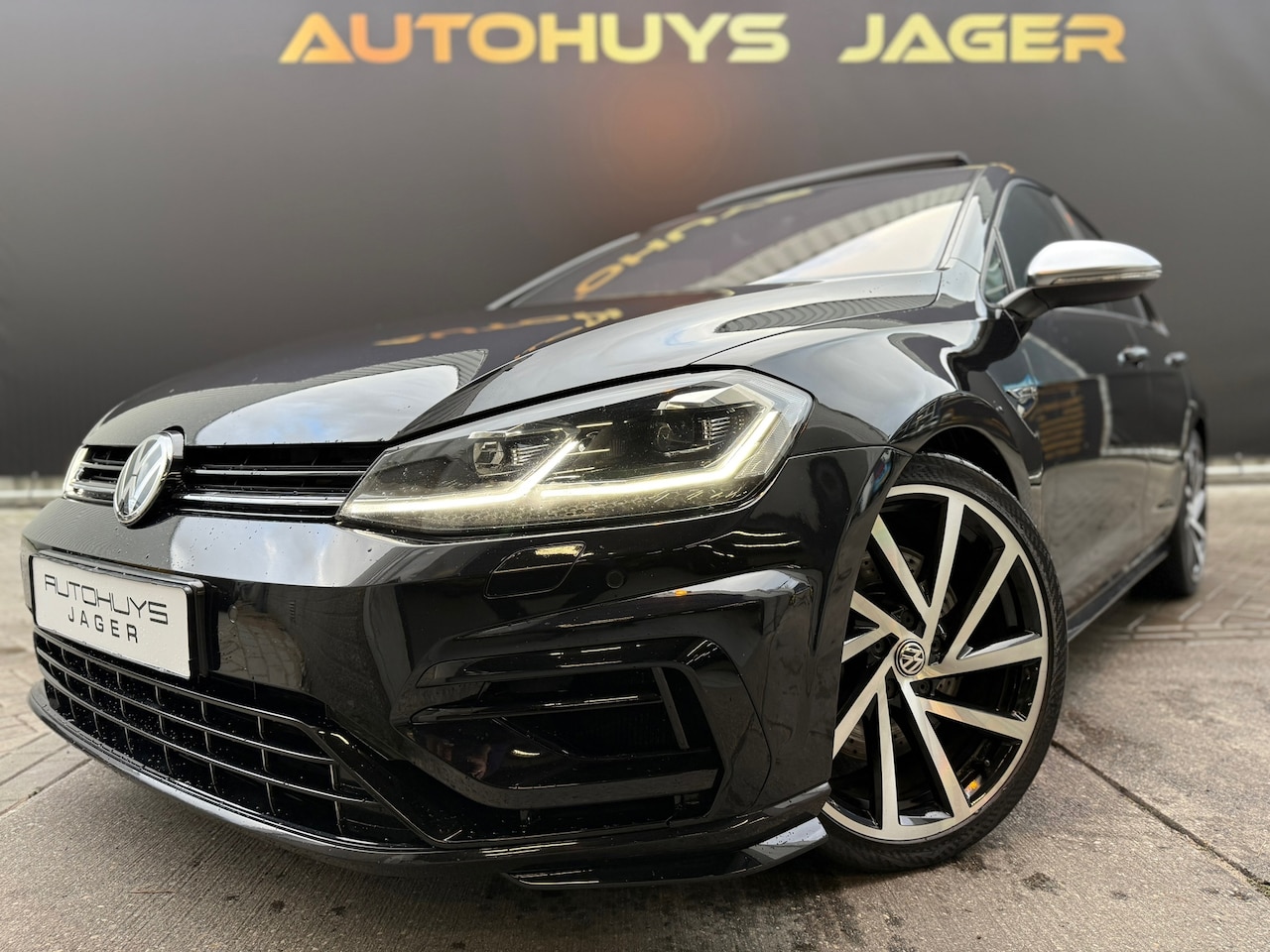 Volkswagen Golf - 2.0 TSI Akrapovic Leer Pano Memory - AutoWereld.nl