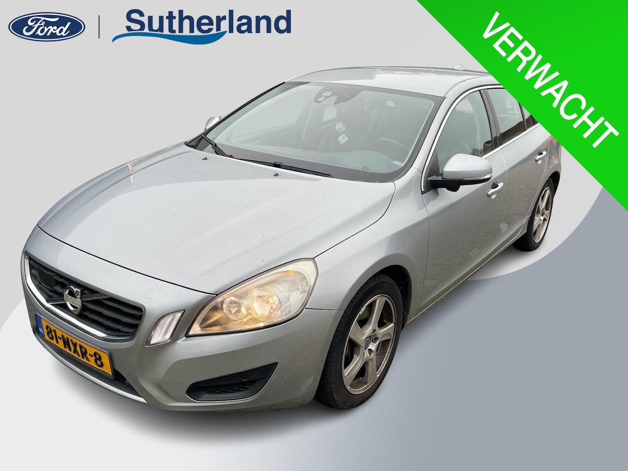 Volvo V60 - 2.0T Momentum 202pk Automaat | Full Leder | Trekhaak | Navigatie | Climate control - AutoWereld.nl