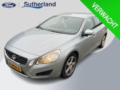 Volvo V60 - 2.0T Momentum 202pk Automaat | Full Leder | Trekhaak | Navigatie | Climate control