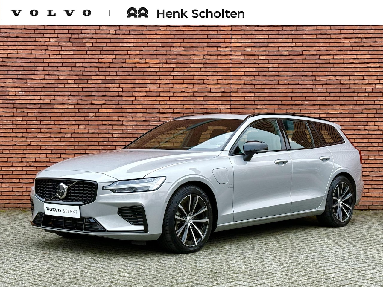 Volvo V60 - T6 AUT8 350PK Plus Dark, Audio By Harman Kardon, 360 Graden Camera, Panorama Dak, Verwarmd - AutoWereld.nl