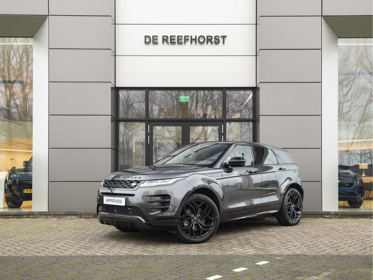 Land Rover Range Rover Evoque - P300e AWD R-Dynamic S | Head-Up Display | Panoramadak | Cold Climate Pack - AutoWereld.nl