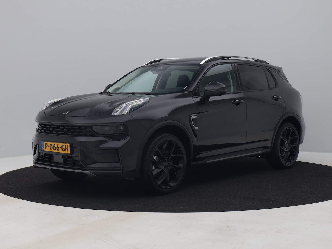 Lynk & Co 01 - 1.5 Plug-in Hybrid | BLACK | NLD AUTO - AutoWereld.nl