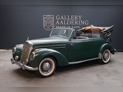 Mercedes-Benz 220 - B Convertible Vintage design; essence of tradition, Well-preserved maintaining authentic d