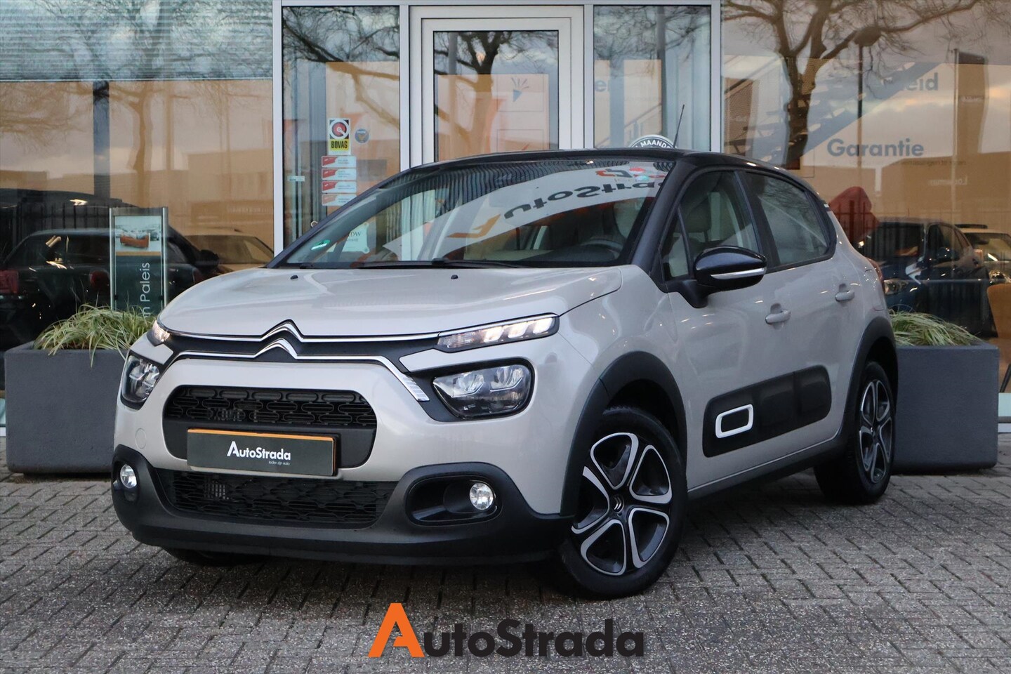 Citroën C3 - 1.2 PureTech C-Series 110pk S&S | Stoelverwarming | Carplay | Climate | Cruise | LED - AutoWereld.nl