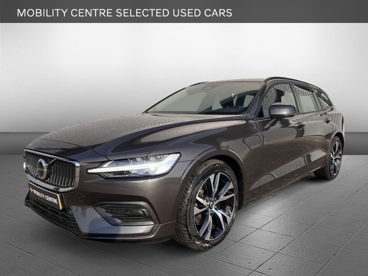 Volvo V60 - 2.0 B3 Essential | Trekhaak | Google Services | Stoel-/Stuurverw - AutoWereld.nl