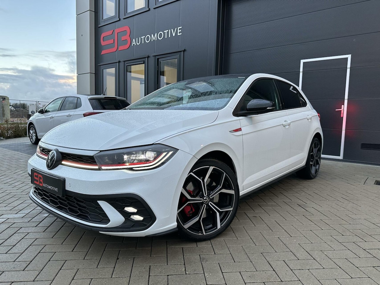 Volkswagen Polo - 2.0 GTI 207PK 18'' VELGEN PANO FULL OPTION! - AutoWereld.nl