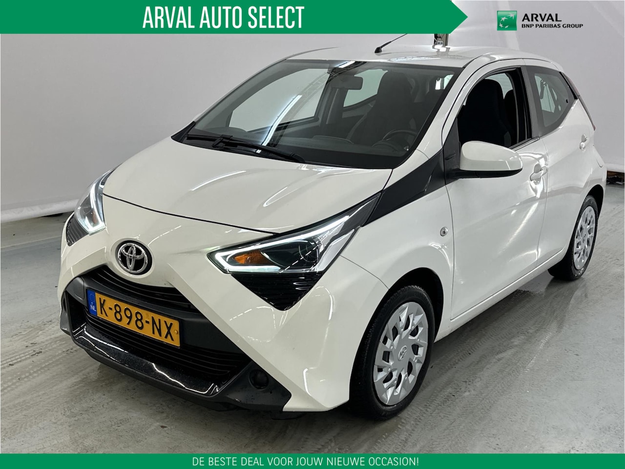 Toyota Aygo - 1.0 VVT-i x-Play 5 Deurs | Apple Carplay / Android / Airco | Achteruitrijcamera | Cruise C - AutoWereld.nl