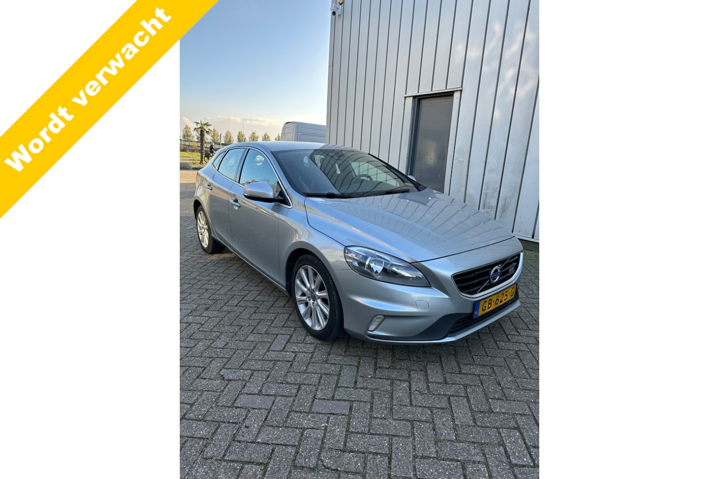 Volvo V40 - 1.6 T2 R-Design 1.6 T2 R-Design, 1e Eig! 28dkm NAP! VERWACHT!! - AutoWereld.nl