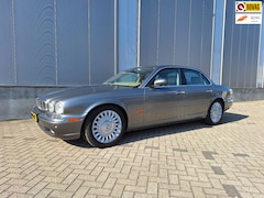 Jaguar XJ - 4.2 V8 Super -396 pk - origineel NL geleverd