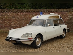 Citroën DS - 20 F Ambulance "Rehaussée" Well preserved condition, A "second period" Ambulance, Modified