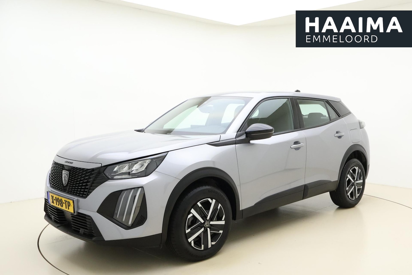 Peugeot 2008 - 1.2 PureTech 100 Active | Navigatie | Climate control | Camera | Cruise control | Hoge ins - AutoWereld.nl