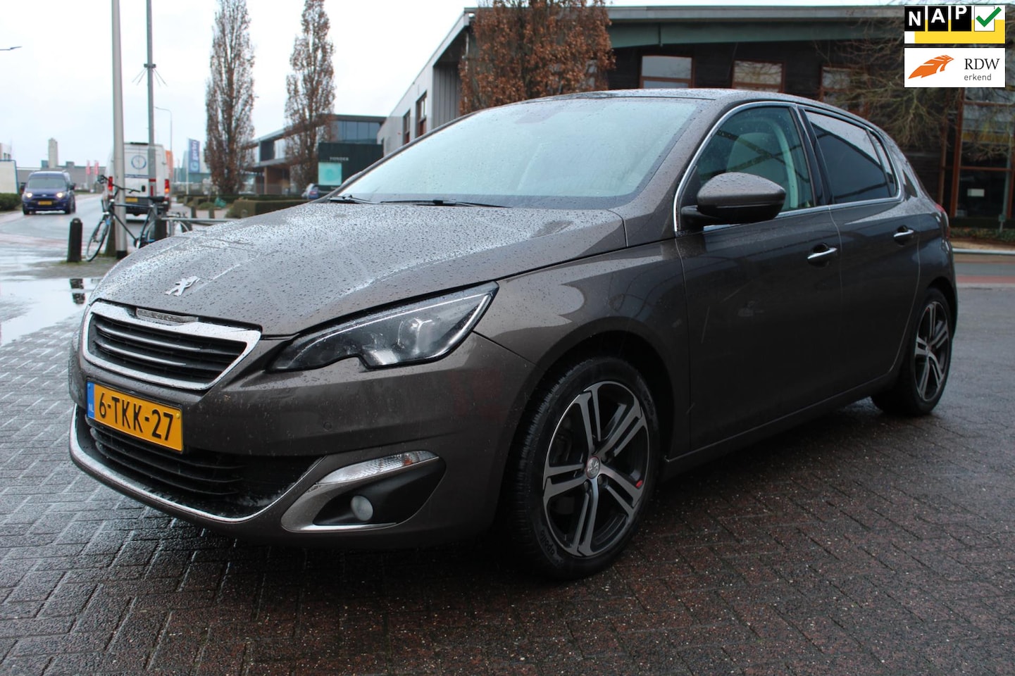 Peugeot 308 - 1.6 THP Première Trekhaak Navigatie Panoramadak - AutoWereld.nl