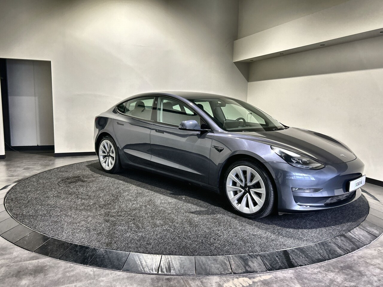 Tesla Model 3 - Long Range RWD Long Range AWD 75 kWh | Panoramadak | Lichtmetalen velgen - AutoWereld.nl