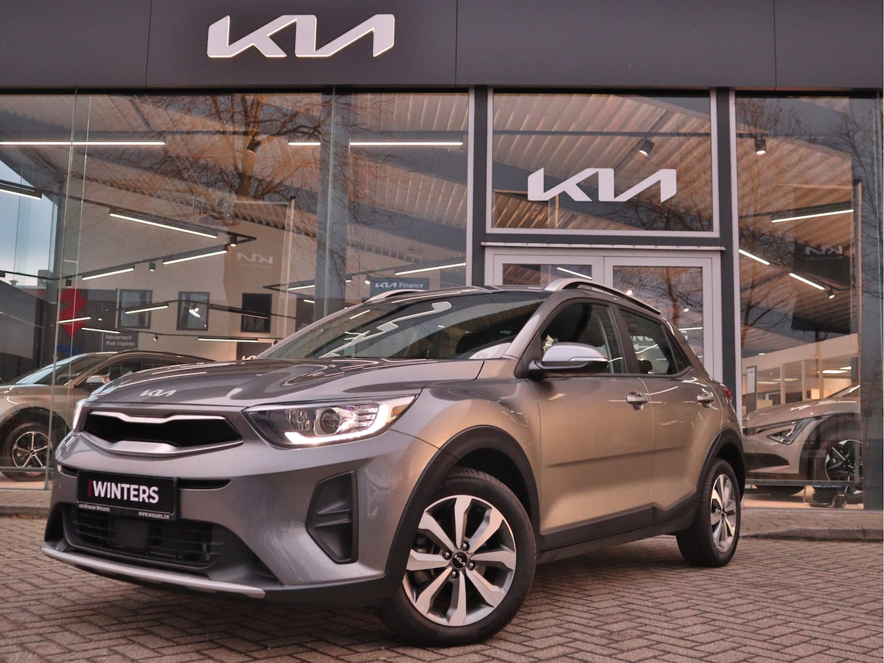 Kia Stonic - 1.0 T-GDi DynamicLine Automaat. ECC Cr.Control Navi+Camera BT+USB Stoel+Stuur-Verw. 16"LMV - AutoWereld.nl