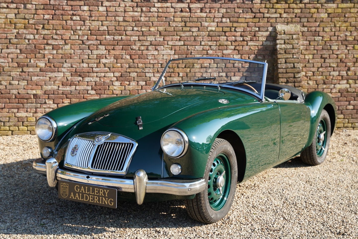 MG A type - MGA Twin Cam Roadster Restored condition, Equipment includes 15″ knock-off steel wheels - - AutoWereld.nl