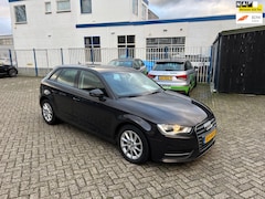 Audi A3 Sportback - 1.6 TDI Attraction Pro Line plus Automaat