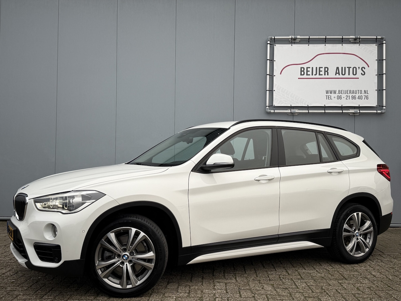 BMW X1 - xDrive20i High Executive Automaat/Trekhaak/Leer/Dealer. - AutoWereld.nl