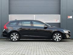 Volvo V60 - 2.0 D4 181pk Geartronic-8 Momentum Volledig Dealer onderhouden -Sensus Navi -Stoelverwarmi